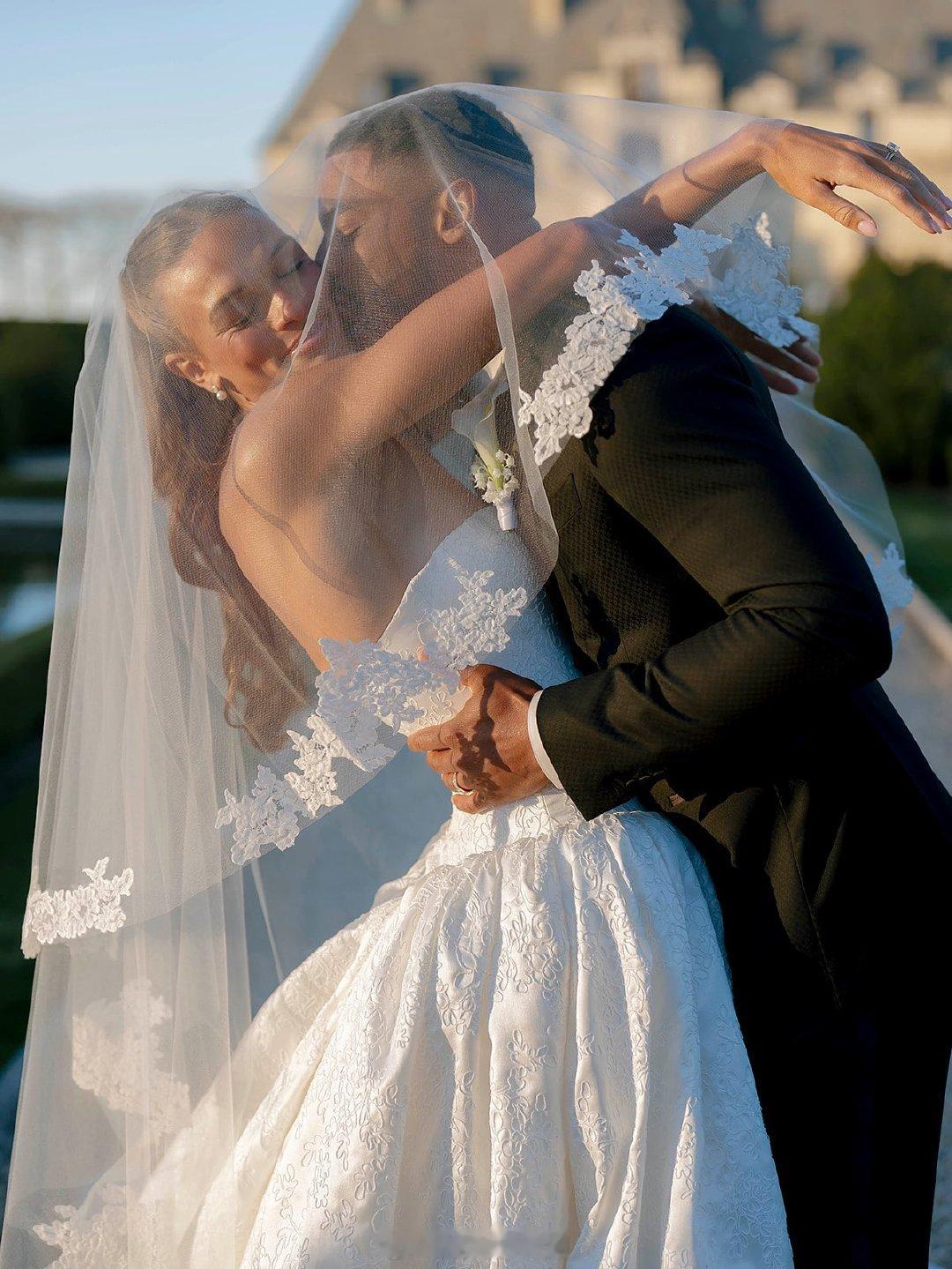 女子七项全能现世界第一、东京世锦赛冠军 Anna Hall 大婚，之后将冠夫姓 