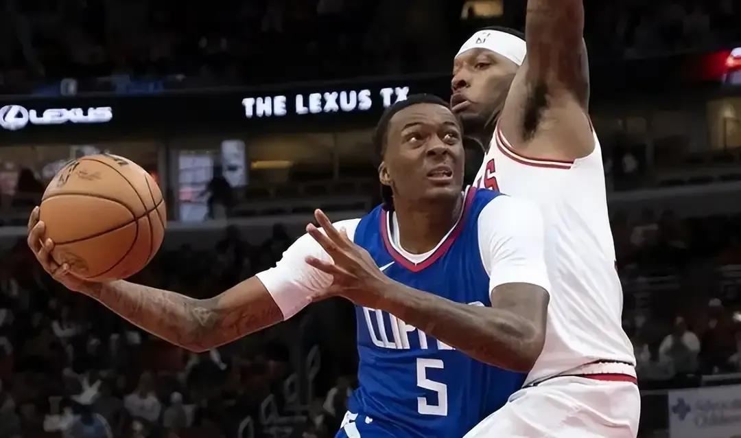 都觉得海兰德变强了，快船对战鹈鹕的比赛，才是更好的检验。
第一，公牛背靠背对战快