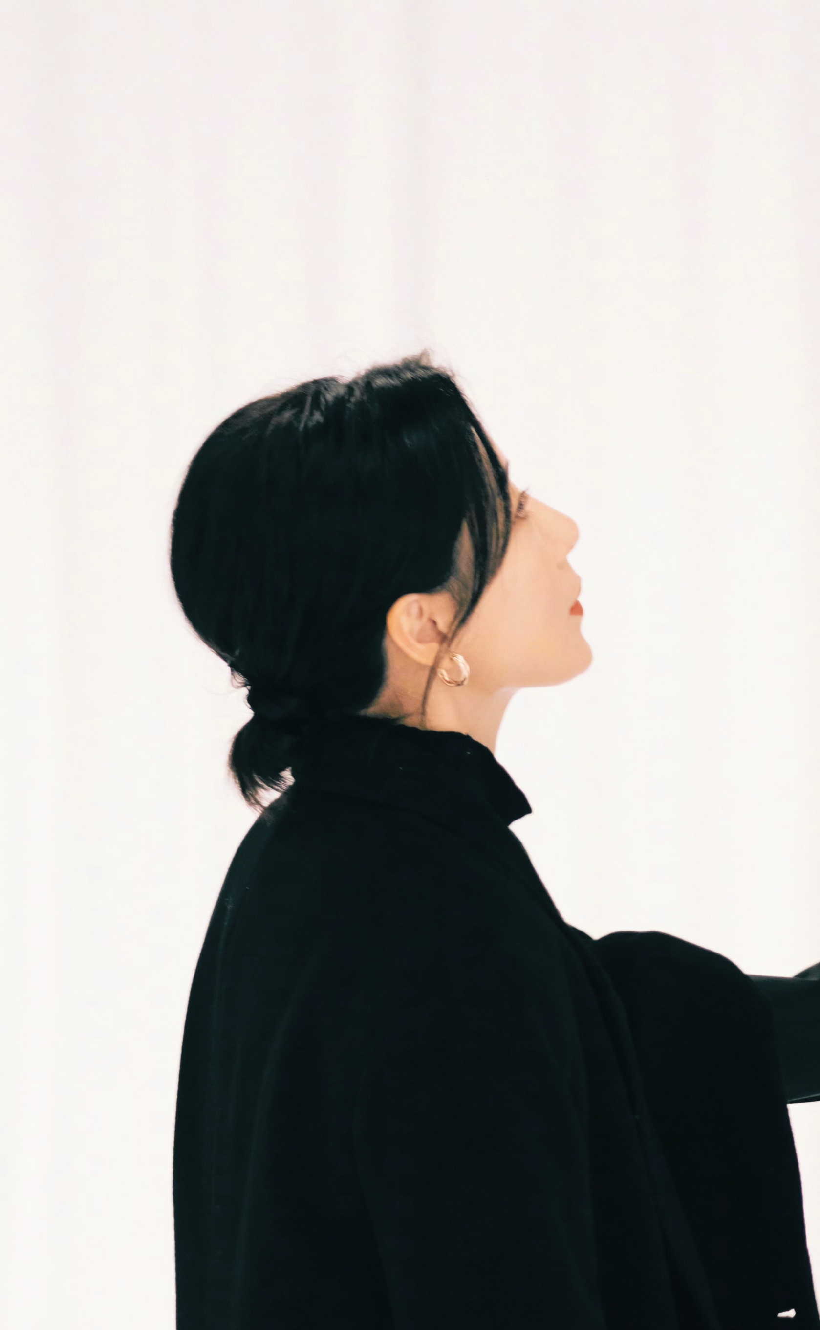 我哭了好美好性感怎么被揪住衣服也这么迷人😭 