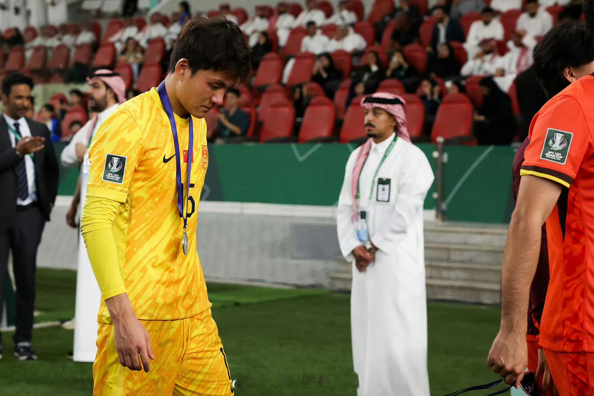 一人一张运动员反差神图U23亚洲杯决赛，U23国足0比4不敌卫冕冠军日本队，遗憾