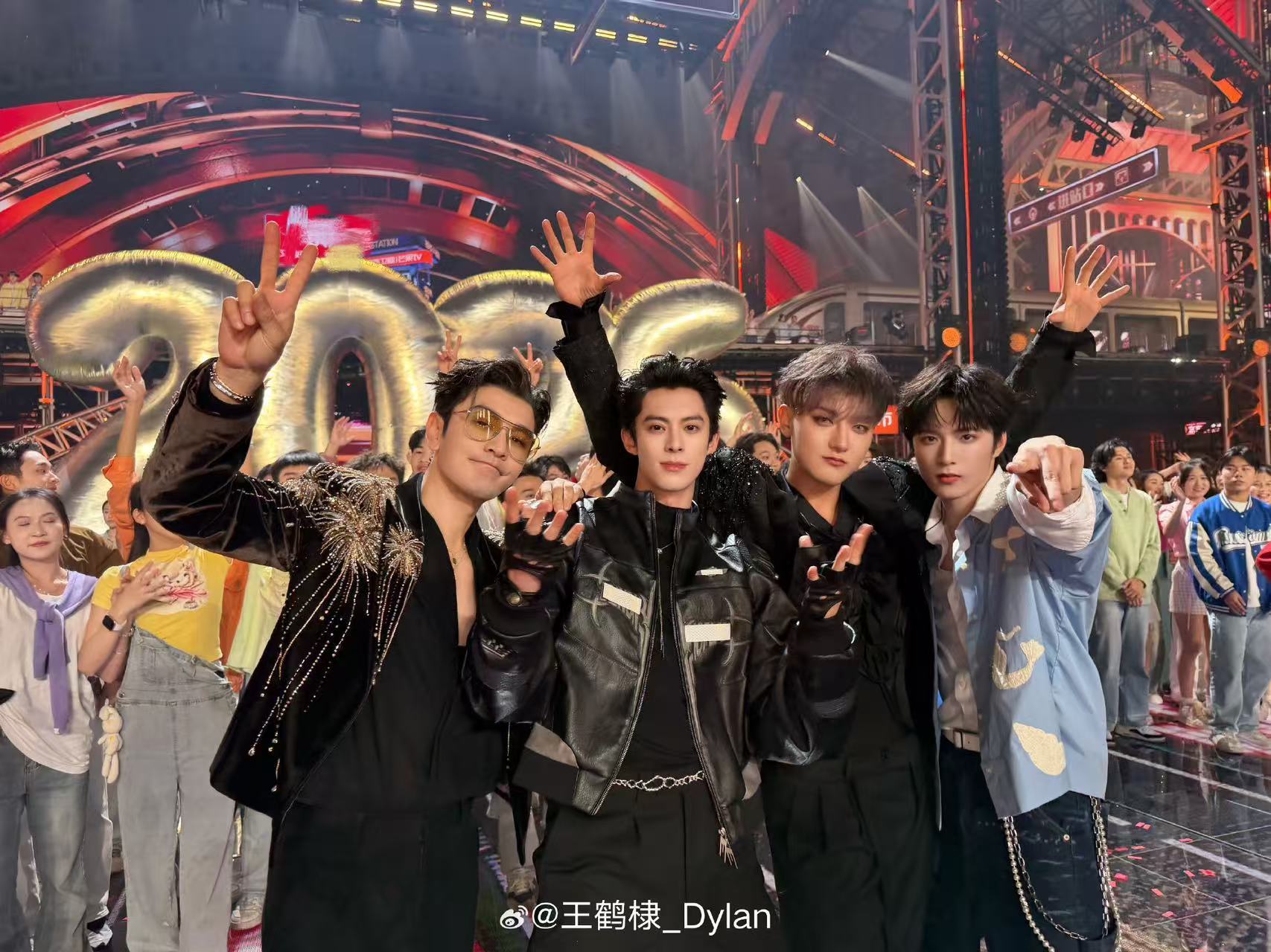 王鹤棣宇宙闪烁请注意收官博王鹤棣冒险暂停 王鹤棣《宇宙闪烁请注意》收官博，Yes