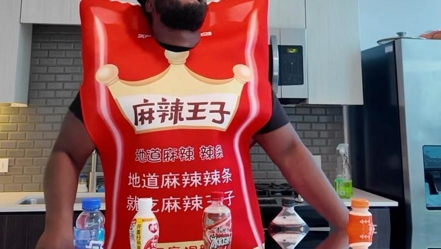 一位美国华人直言：“欧美一些国家之所以不喜欢中国，是因为别人饮料卖10元，你偏偏