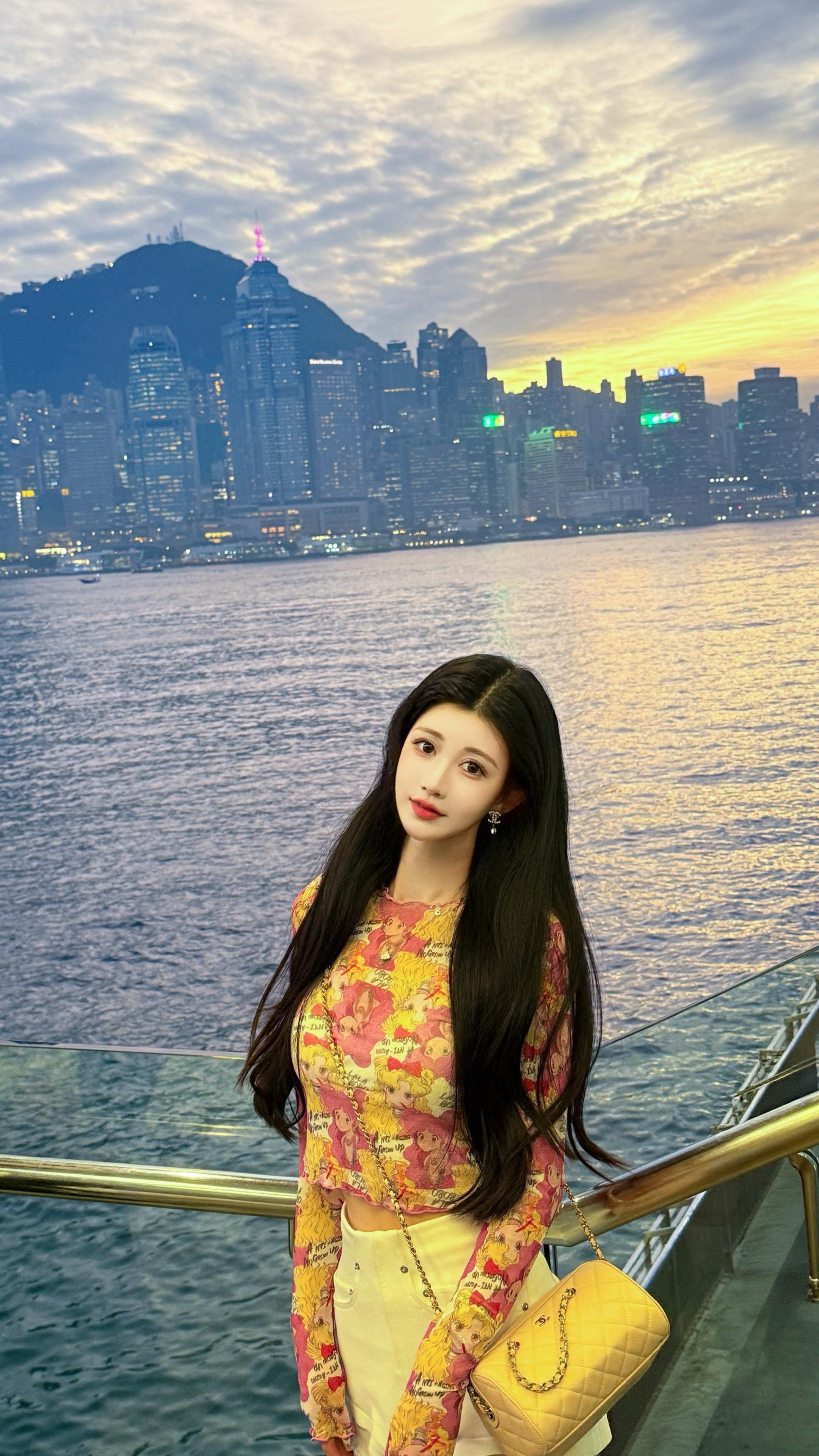 一边流泪一遍解决所以事情的可爱女人