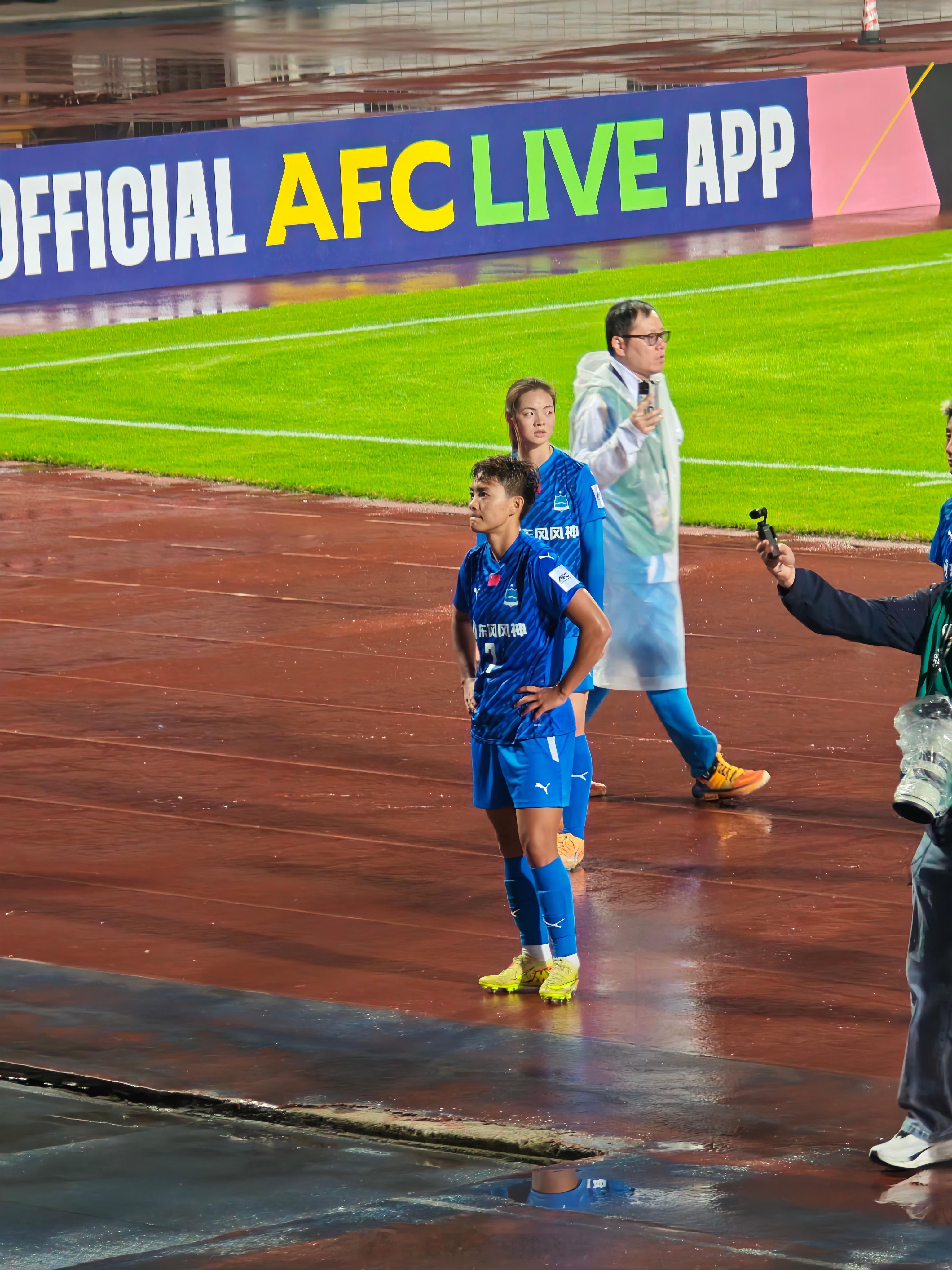 王霜哎 无奈~ 