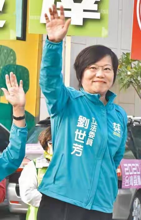 “台独”分子刘世芳、陈舒怡回应来了，与岛内民众渐行渐远。两岸统一 台独路走绝了 