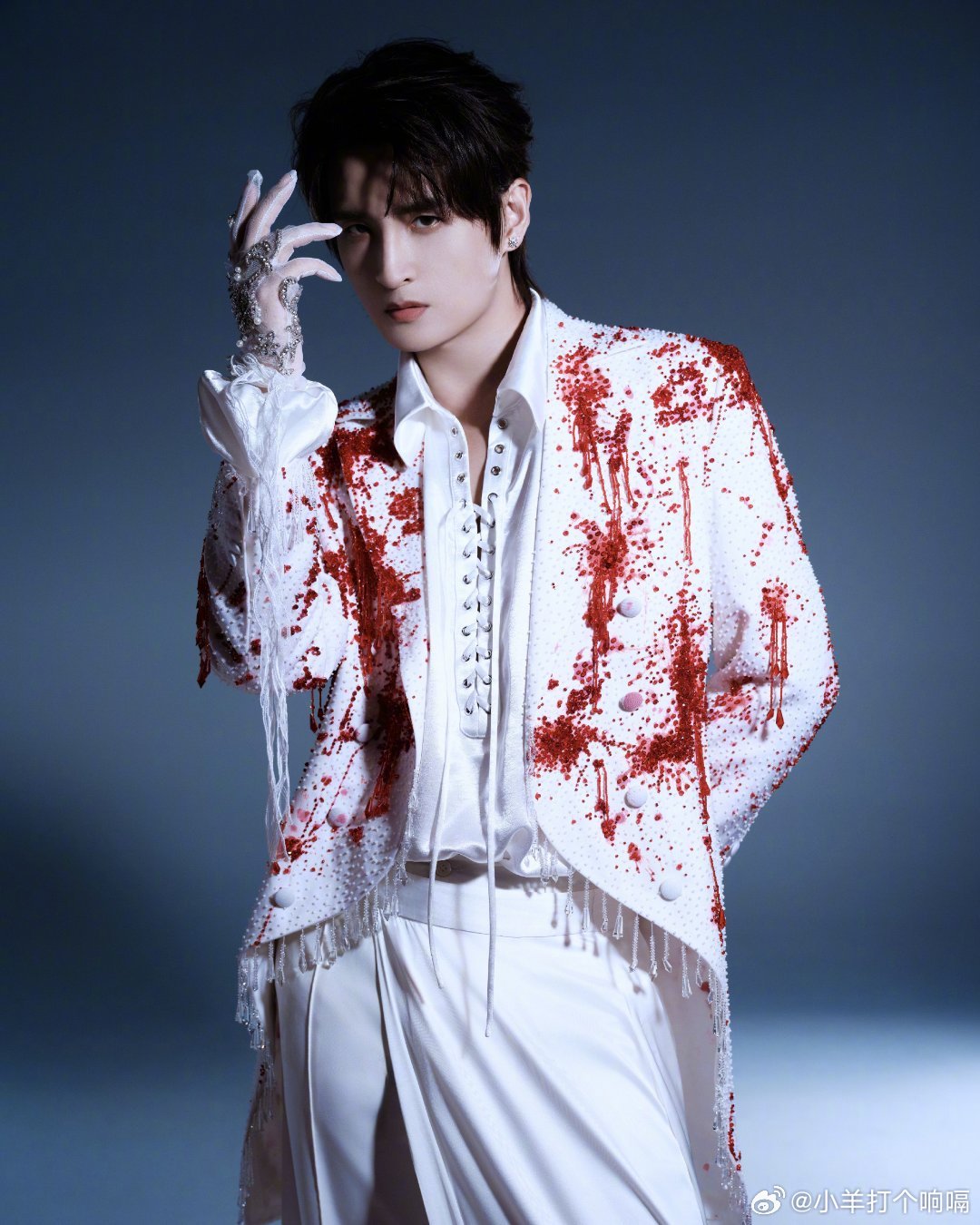 张远回应自己手小抓财张远以前还嫌手小拿麦不稳，现在看纯属多虑。这哪是手啊，分明是