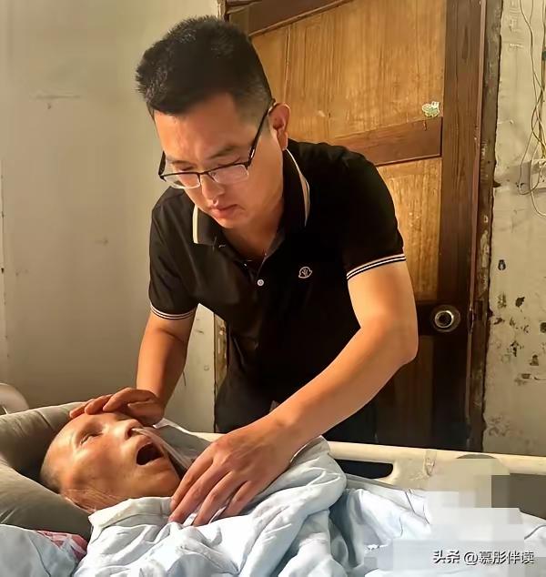“哥，你闺女考上大学了！”河南男子一诺守十五年，扛起4个孩子、植物人母亲，网友：