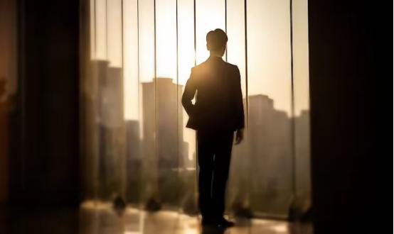 不得不佩服，中国的战略眼光，还是很敏锐的。
 
中东一打仗，石油运输就不稳。很多