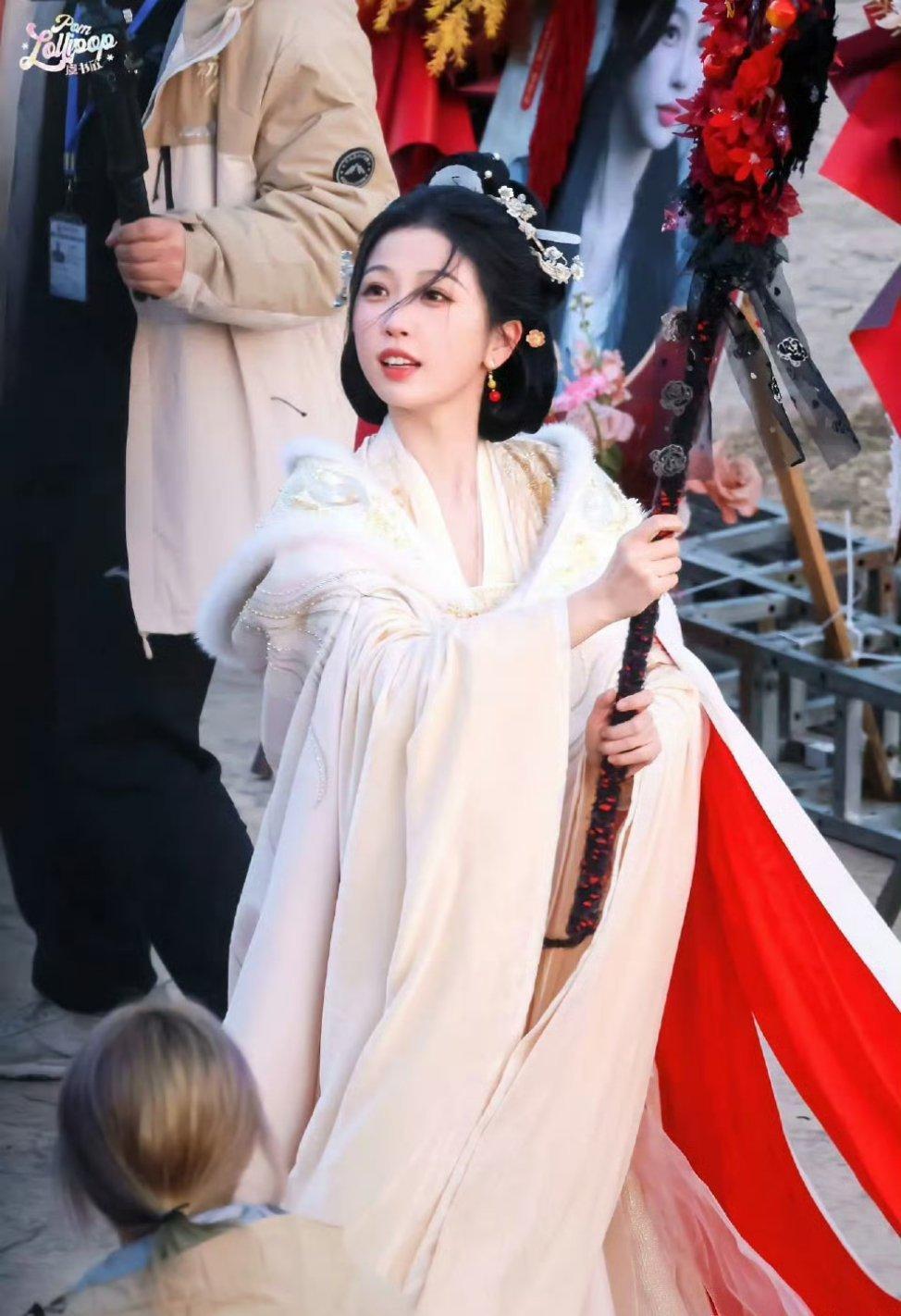 棣欣引力 实在不想到宣传这么多的演唱会，结果热搜最高位是这个cp rs，但这场闹