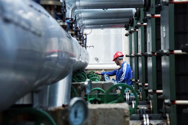 12月23日，山西太原四五个热力公司人员入户测温 ，＂不穿工服，不出示证件＂佩戴