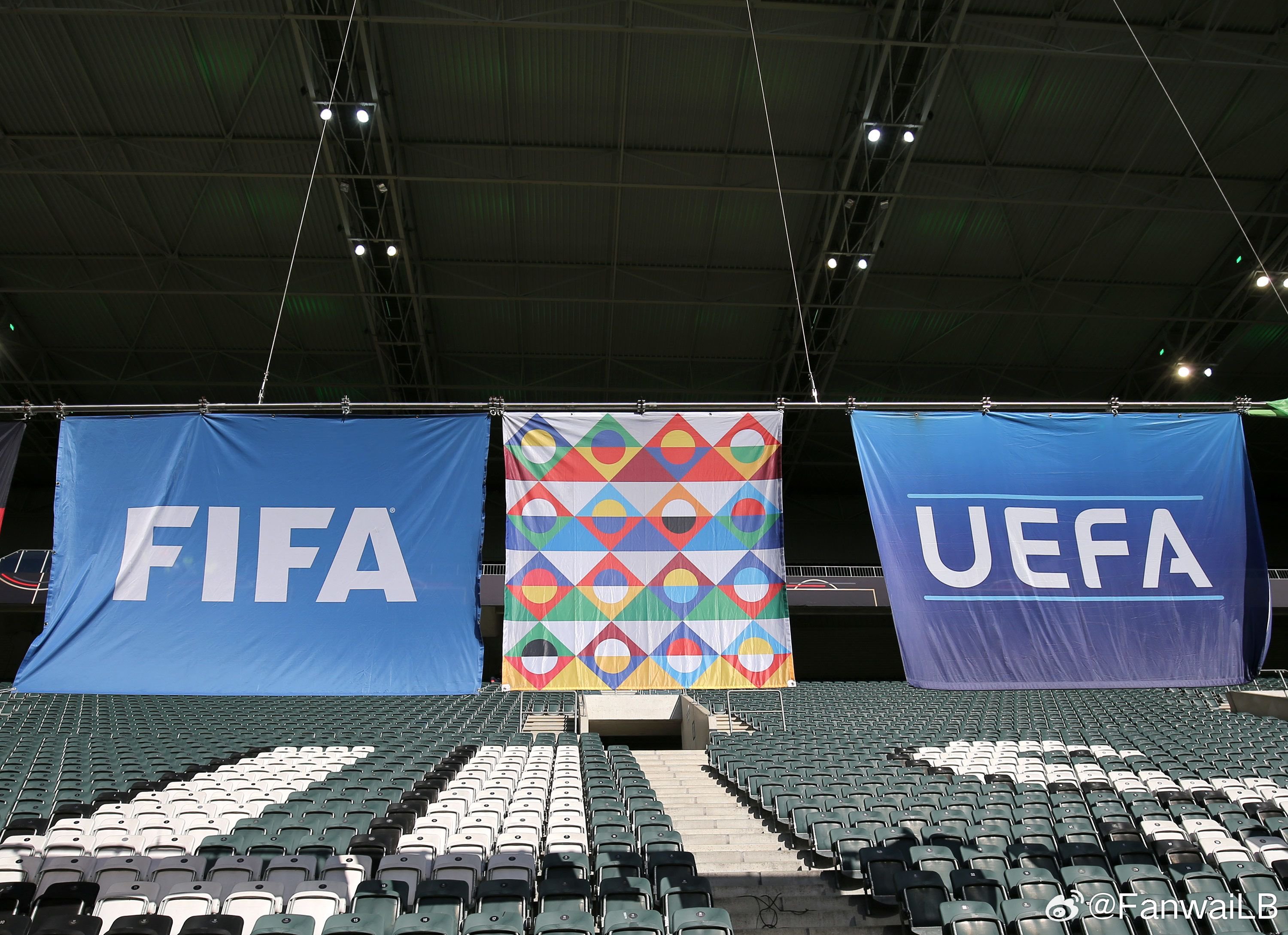 欧媒，光头和美国特朗普总统策划要取消FIFA对大递的禁赛令，但现在只能暂缓。 国