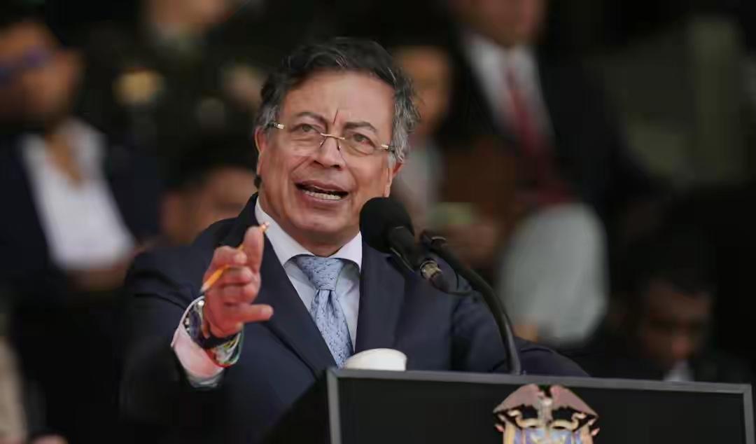 美航母就位，盟友率先反水，美国不敢动手背后，是怕委方这一招