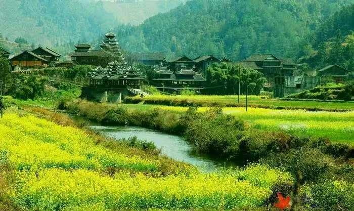 四季更迭，星辰变换，往事如水淡如烟。
     岁月缓缓，以欢喜心慢煮流年，日子