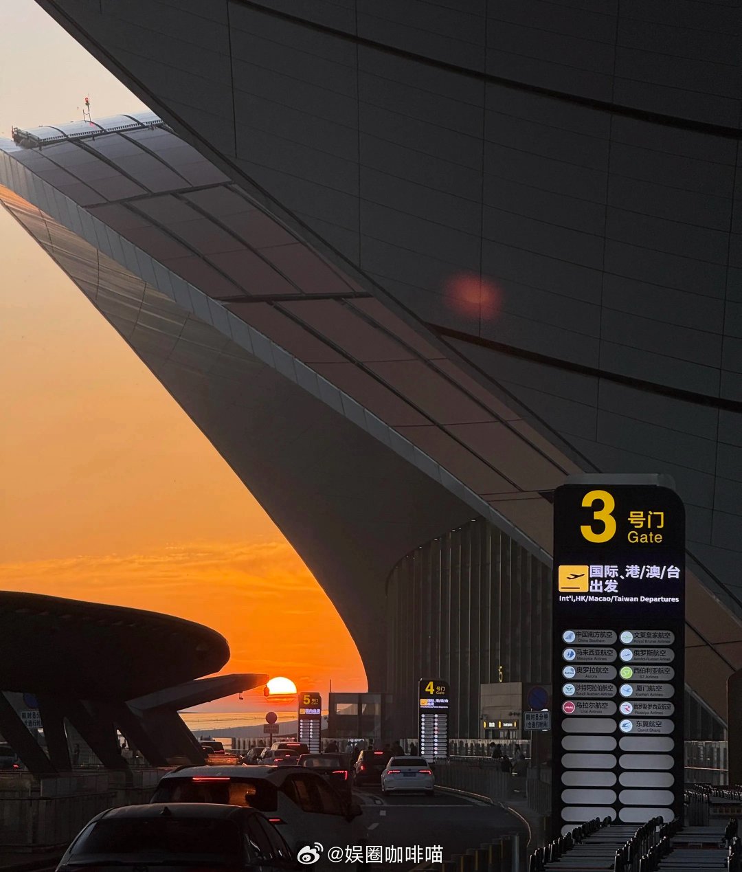 夜色温柔，心事轻放，愿所有疲惫，都被晚风悄悄治愈，褪去白日喧嚣，慢慢自愈慢慢释怀