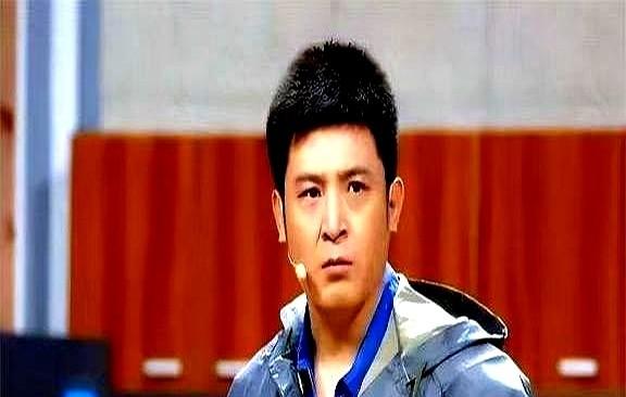 孙涛哭了！就因为春晚这事，直接放话要找律师告人！

他发了个整整23分钟的长视频