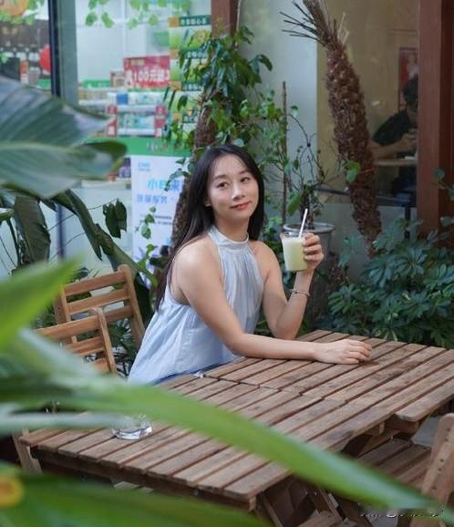 “家宅旺不旺，只需看三处”，这三处分别为玄关、客厅和厨房。

看玄关：玄关是一家