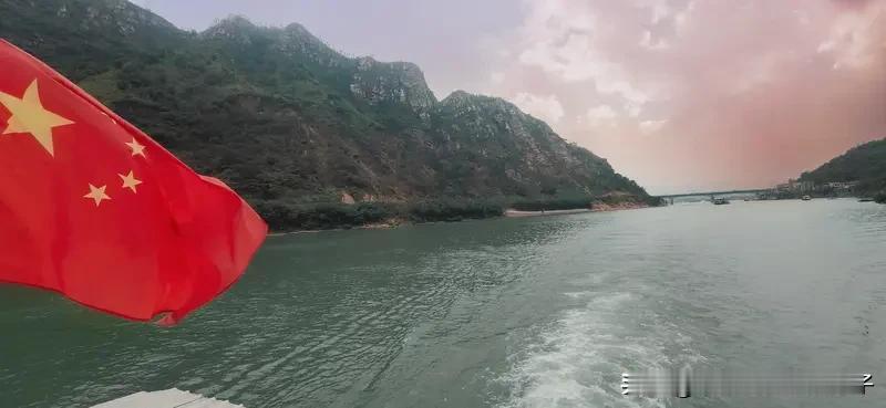 旅游真是人生一大乐事，我超爱祖国的大好河山！有位58岁的退休老人，退休8年看遍山