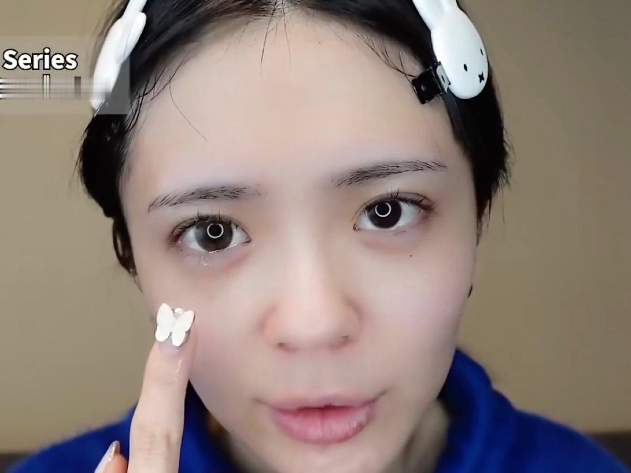 这能看出来哪一边戴了美瞳吗？