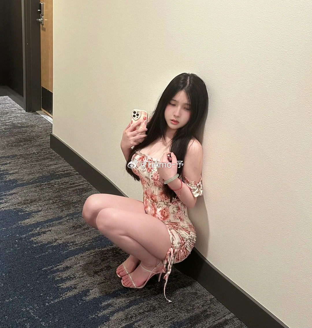 这个点，还有没睡的吗？[举手] ​​​