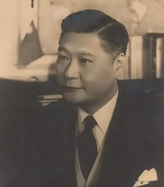 叶公超出轨堂妹，一段鲜为人知的公案——
 
叶公超，是民国时期极为罕见的，横跨文