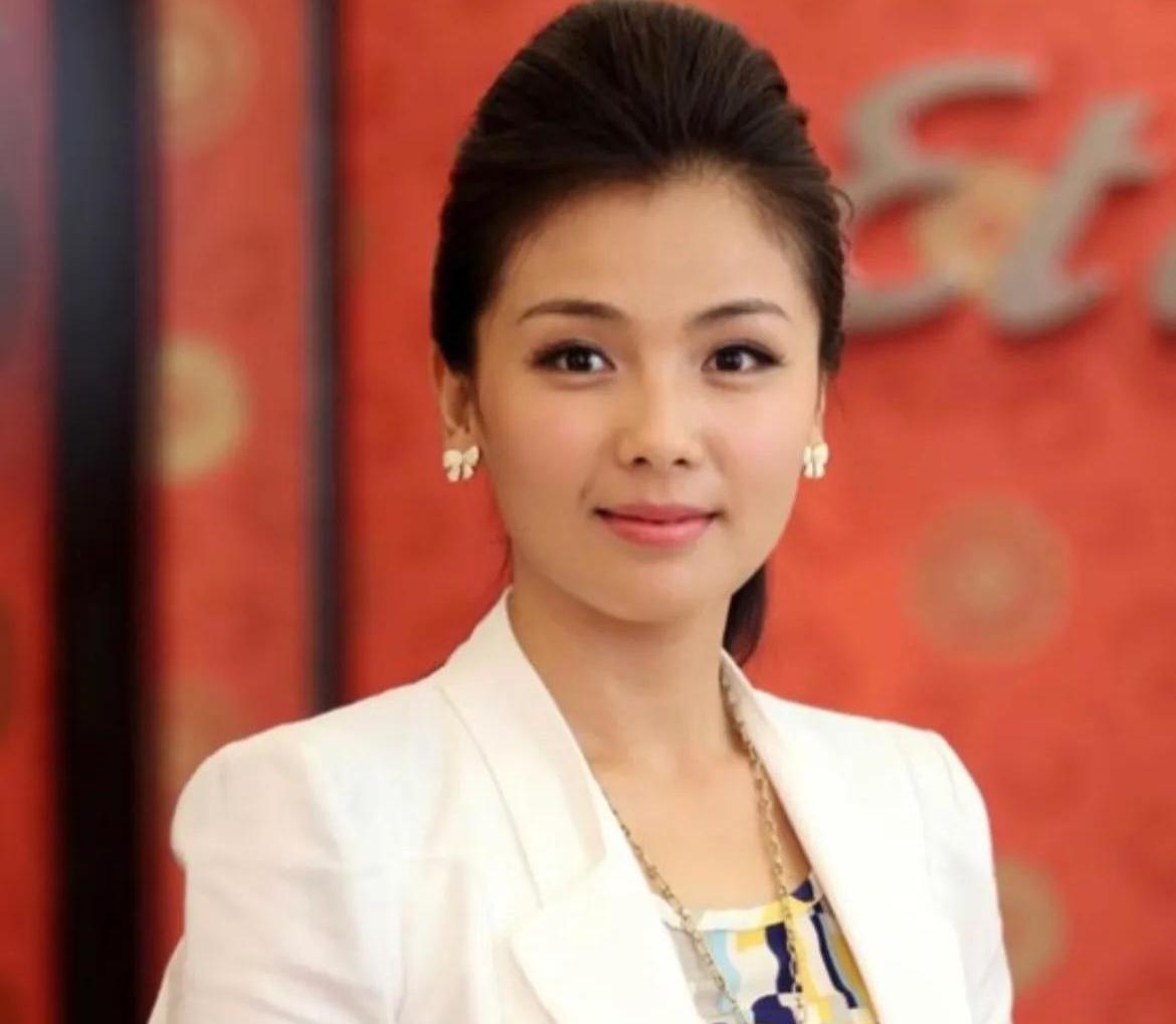 刘涛能火这么久，真不只是靠“拼”。
她身上有种“落地”的智慧——不端着，不飘着，