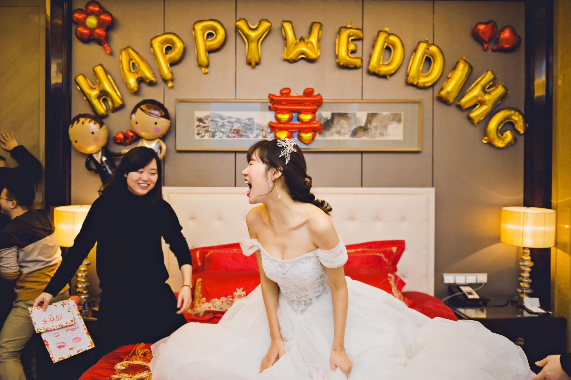 婚礼就这么一天，不high起来难道一起矜持嘛