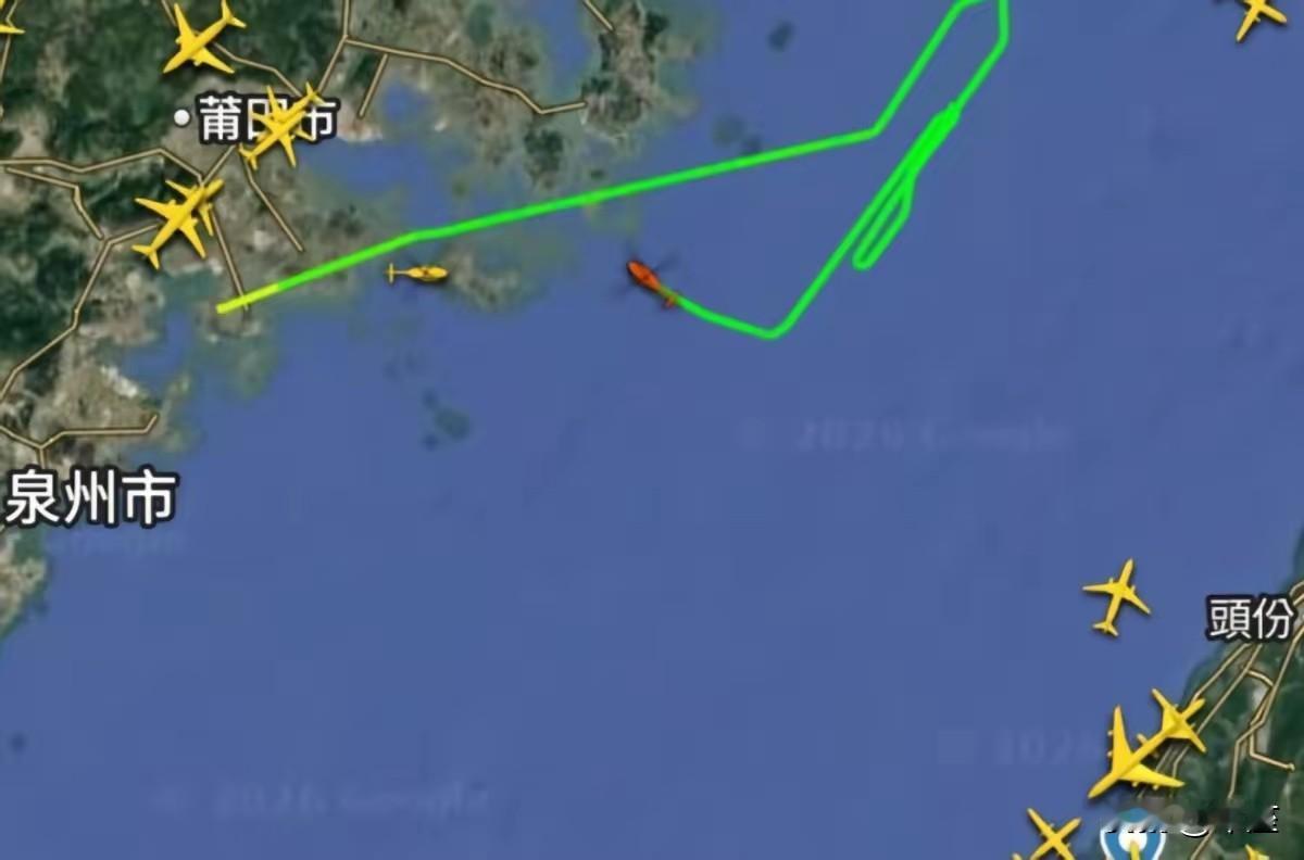 1月16日，武直-10穿“中线”逼淡水河口，1月17日盯美舰巡海峡，把台海尽在掌