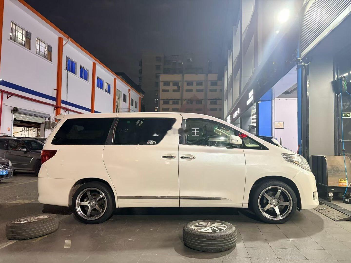 埃尔法 19寸 完工案例卫途Sport M5 轮胎 