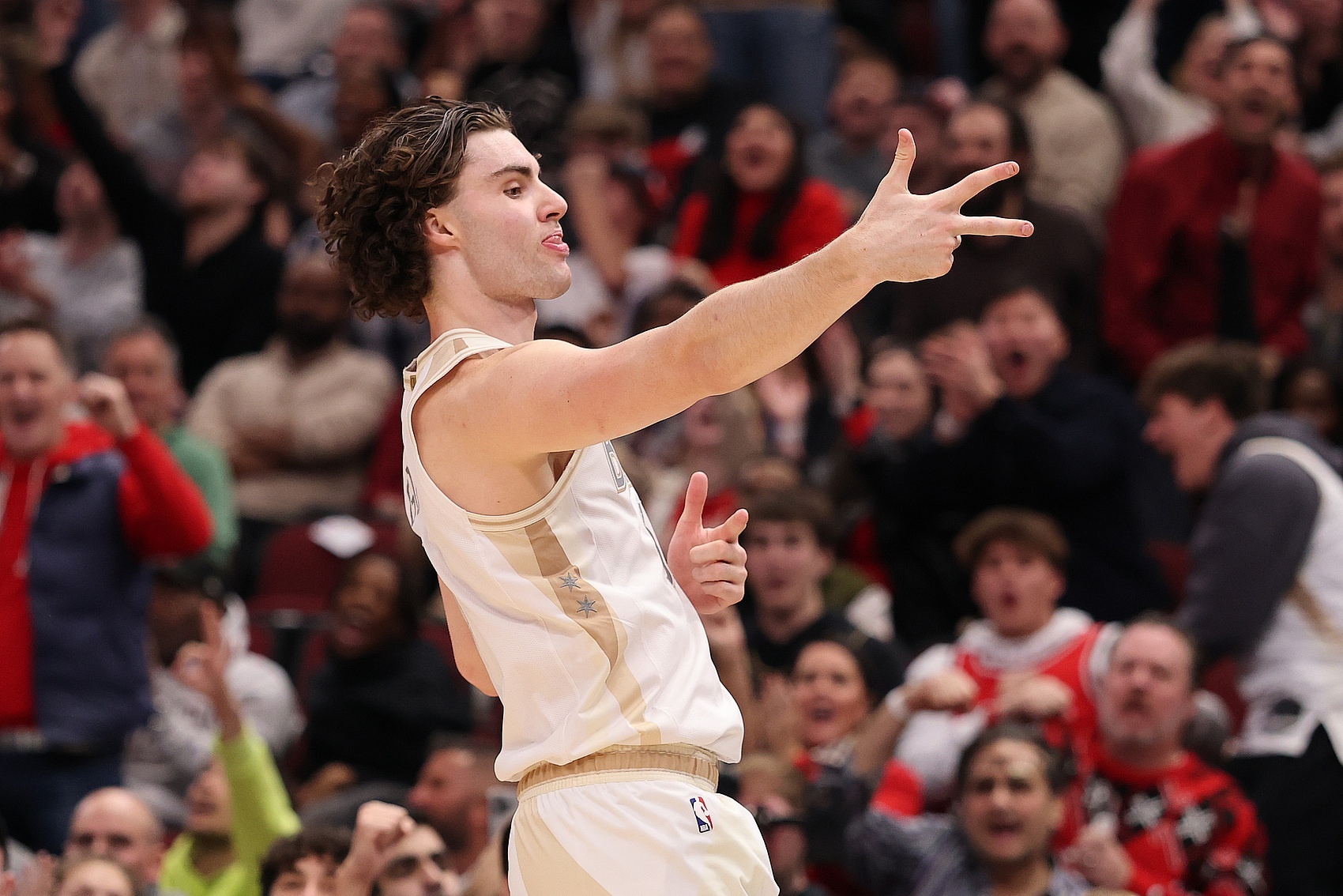 Brett Siegel报道，预测吉迪能获得一份4年1亿的合同。nba自由市场 