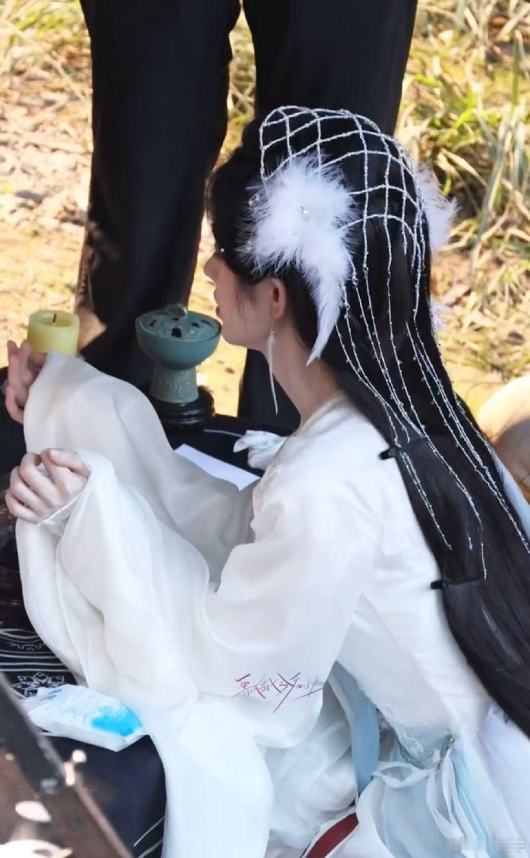 鞠婧祎喊粉丝合照俺真的会无限爱上鞠婧祎！专门招手喊粉丝过来合照！鞠婧祎招手喊粉丝