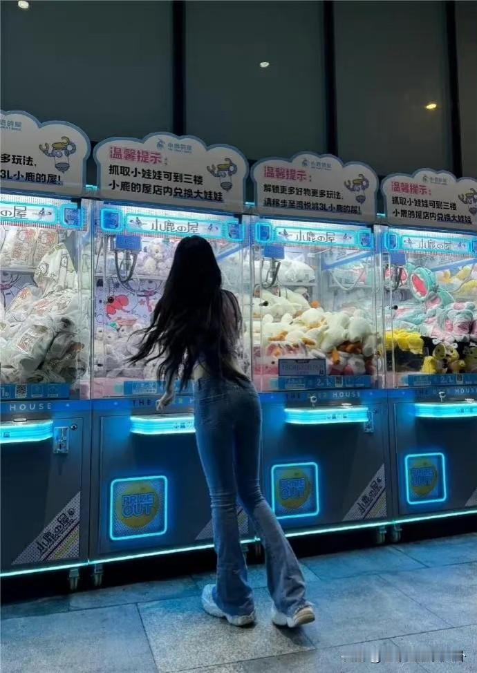 小s二女儿的身材凹凸有致！