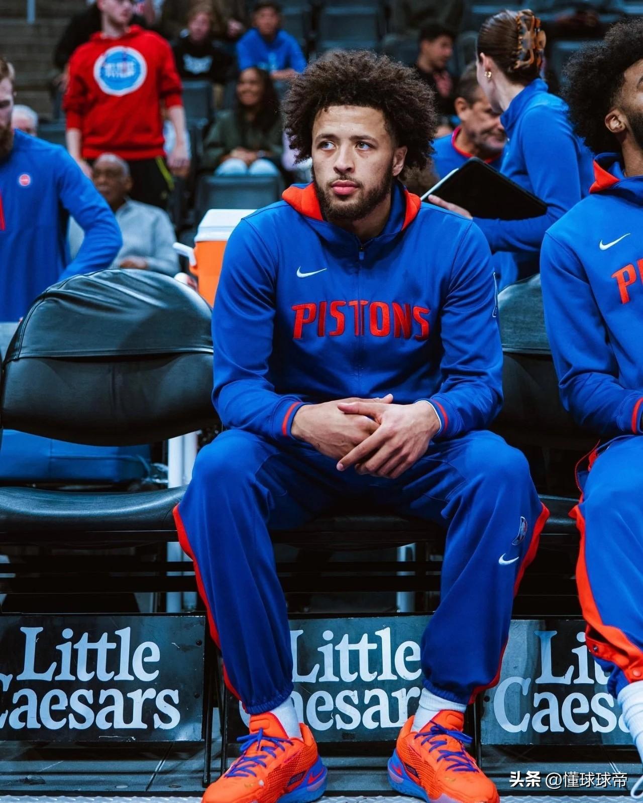 活塞的天塌了，康宁汉姆患有气胸常规赛估计要报销了！

据NBA记者报道，活塞当家