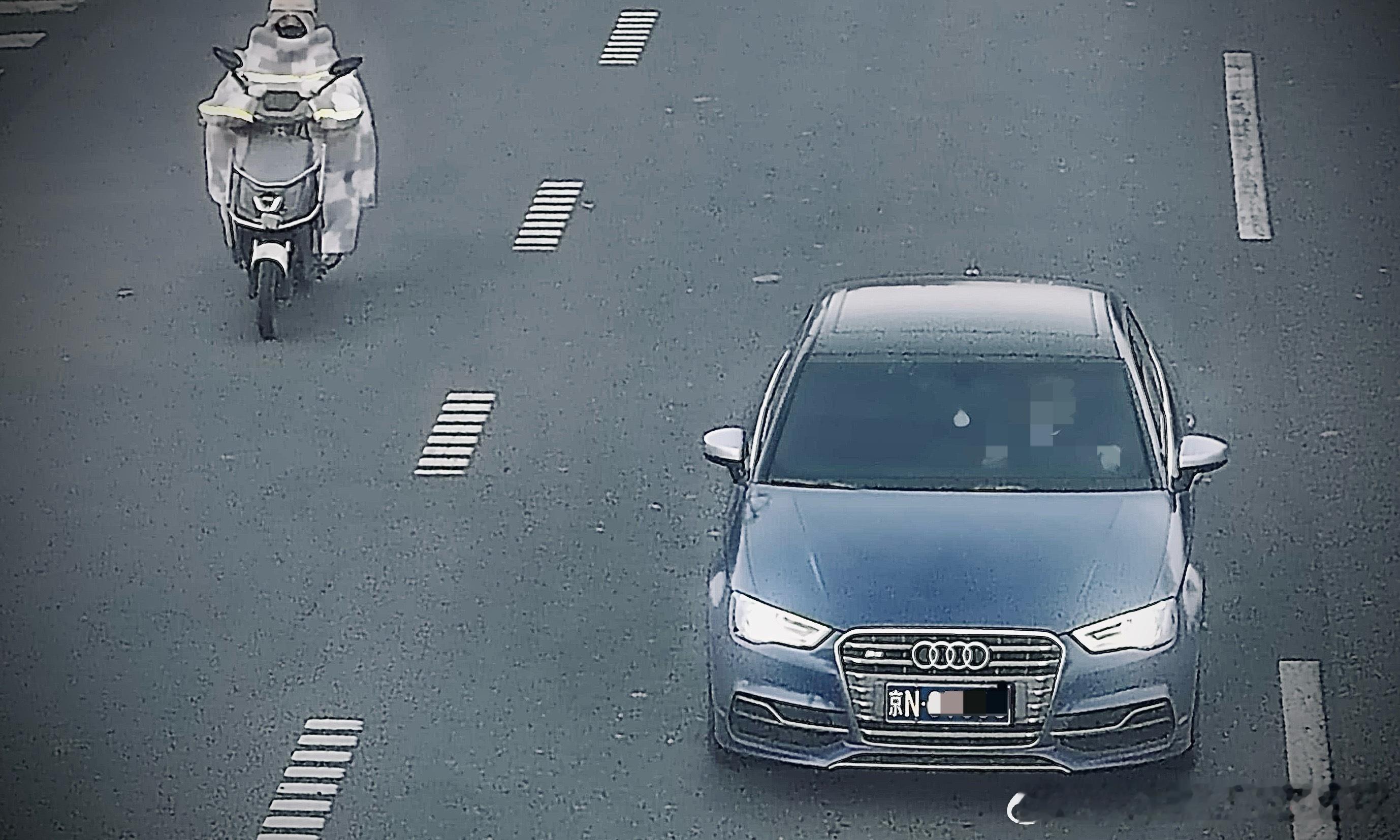 睡不着了，接着聊会儿。老规矩问什么都行。每条必回。[并不简单]  ​​​