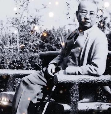 1932年，陈赓面临一个艰难抉择，数月前在新集西北的扶山寨战斗中，他的右腿被炮弹