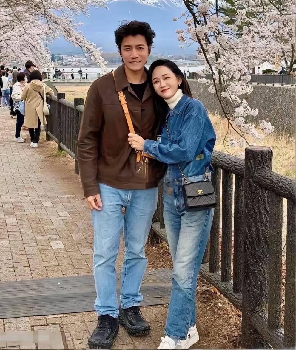 陈乔恩快要五十岁，外表保养得没得说，看着依旧年轻漂亮。大家替她可惜的就是没有生育