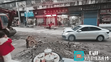 小车司机这样的神操作，我看了好几遍都想不明白，这到底是为啥？