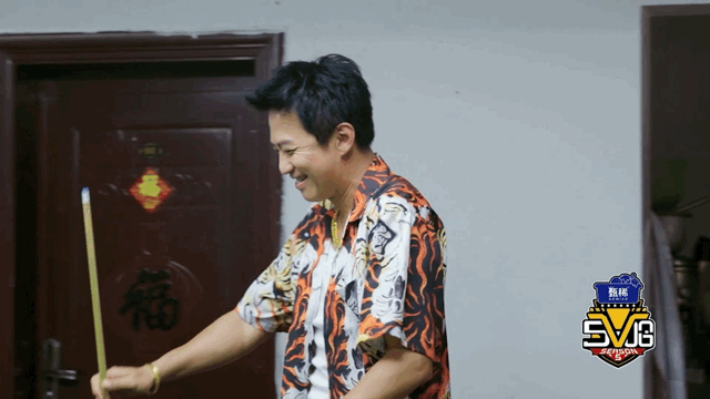 台球竟然也是邓超的强项 看《哈哈哈哈哈》被邓超打台球圈粉啦！他姿势专业，一杆下去