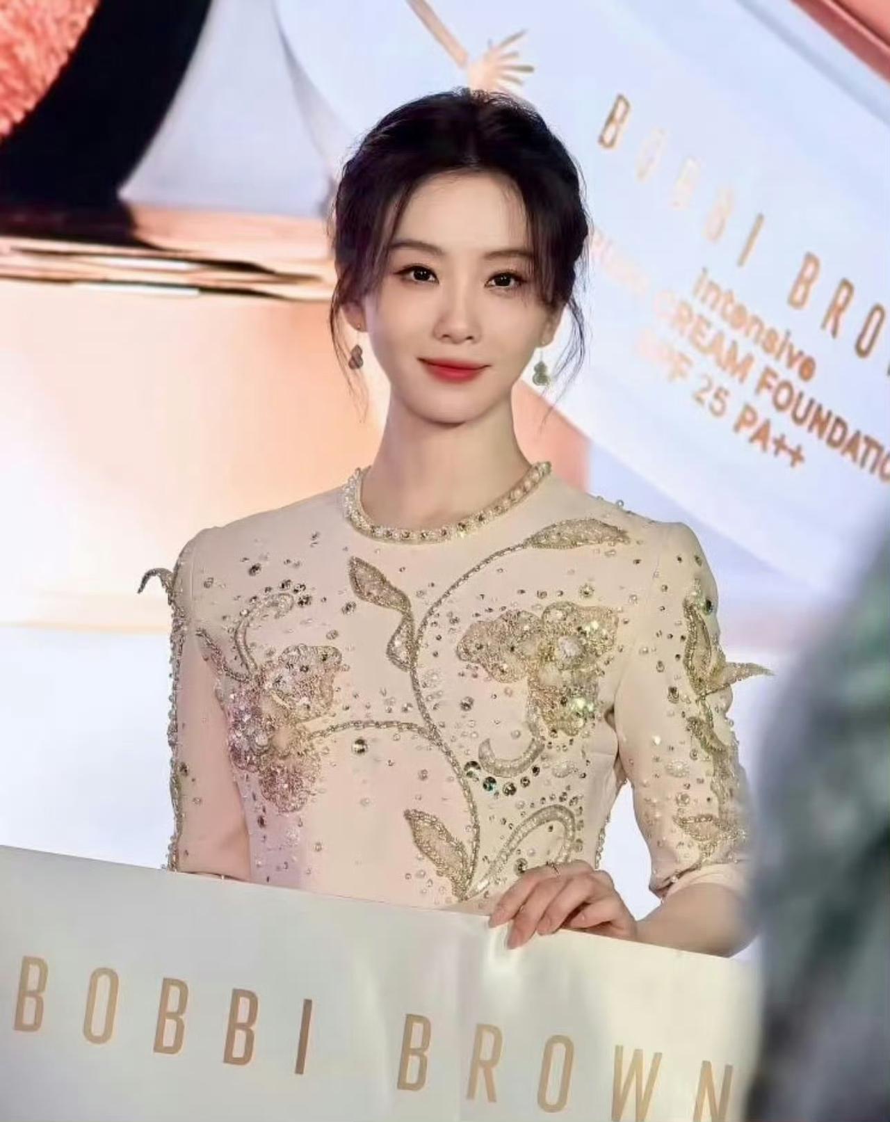 昨日活动生图，姐状态超好👍