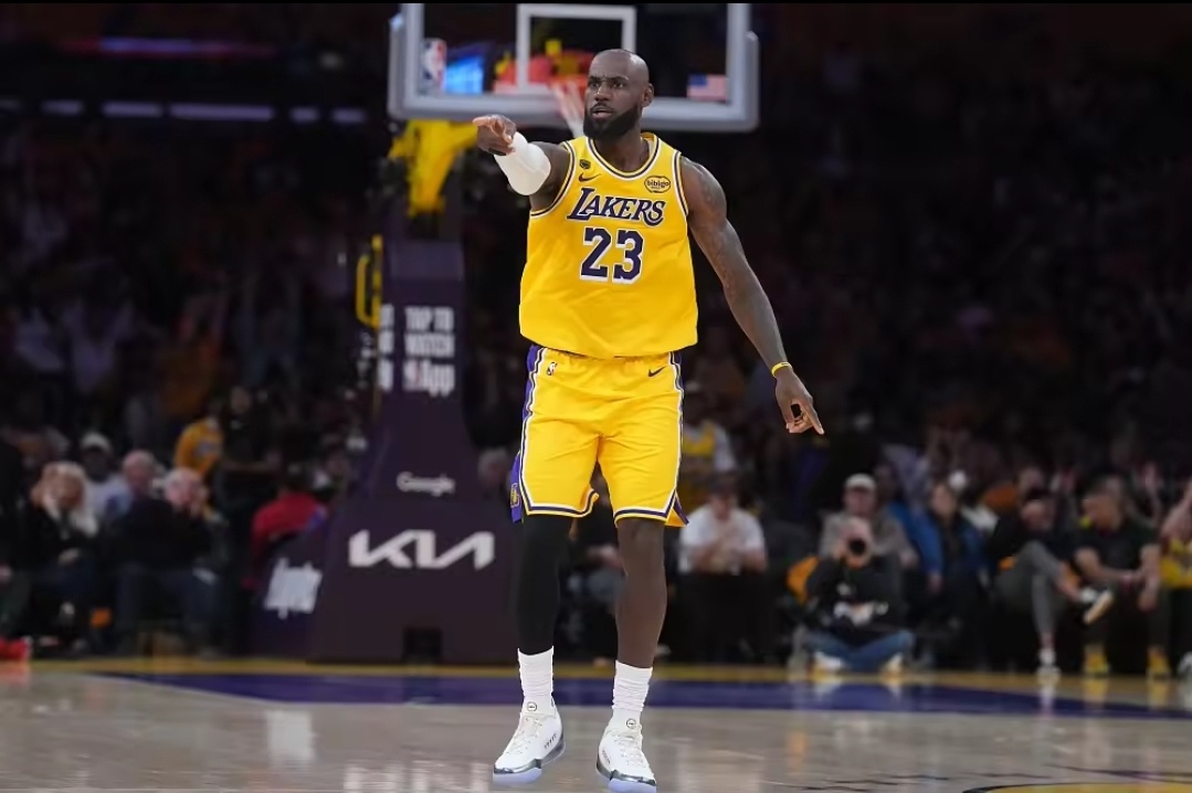 湖人战胜火箭詹姆斯系列赛1-0领先最终29胜2负NBA季后赛首轮G1，湖人主场1