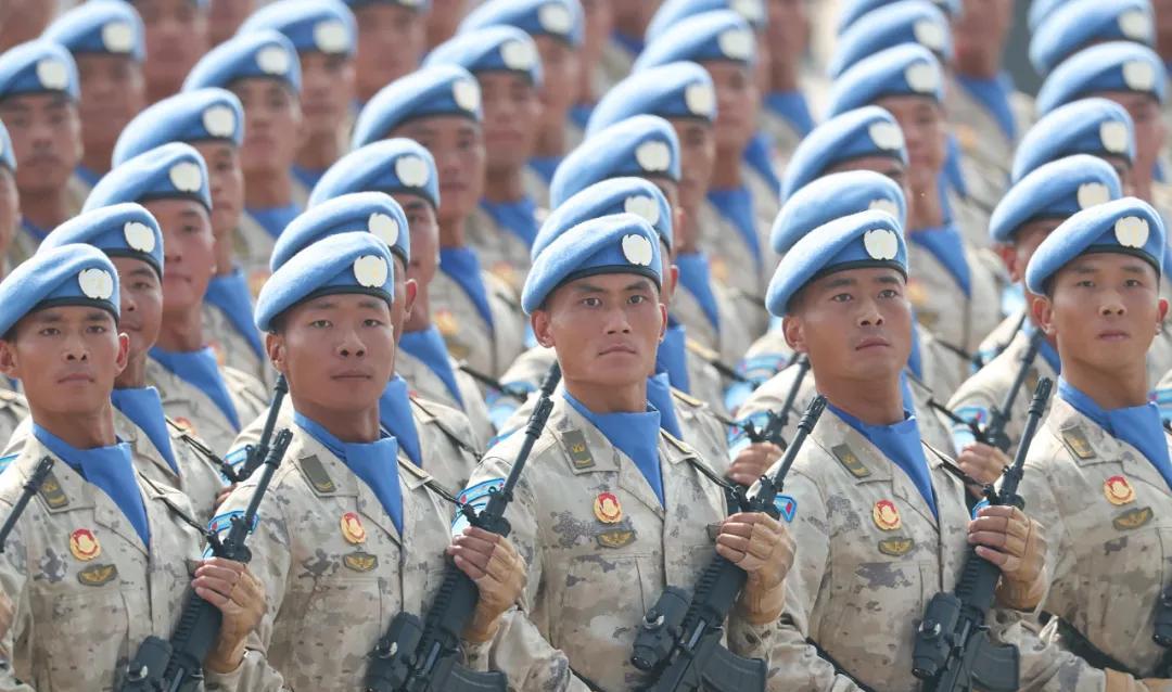 大快人心！安理会全票通过重磅决议，中方强硬表态：谁敢再伤害维和人员，绝不放过。