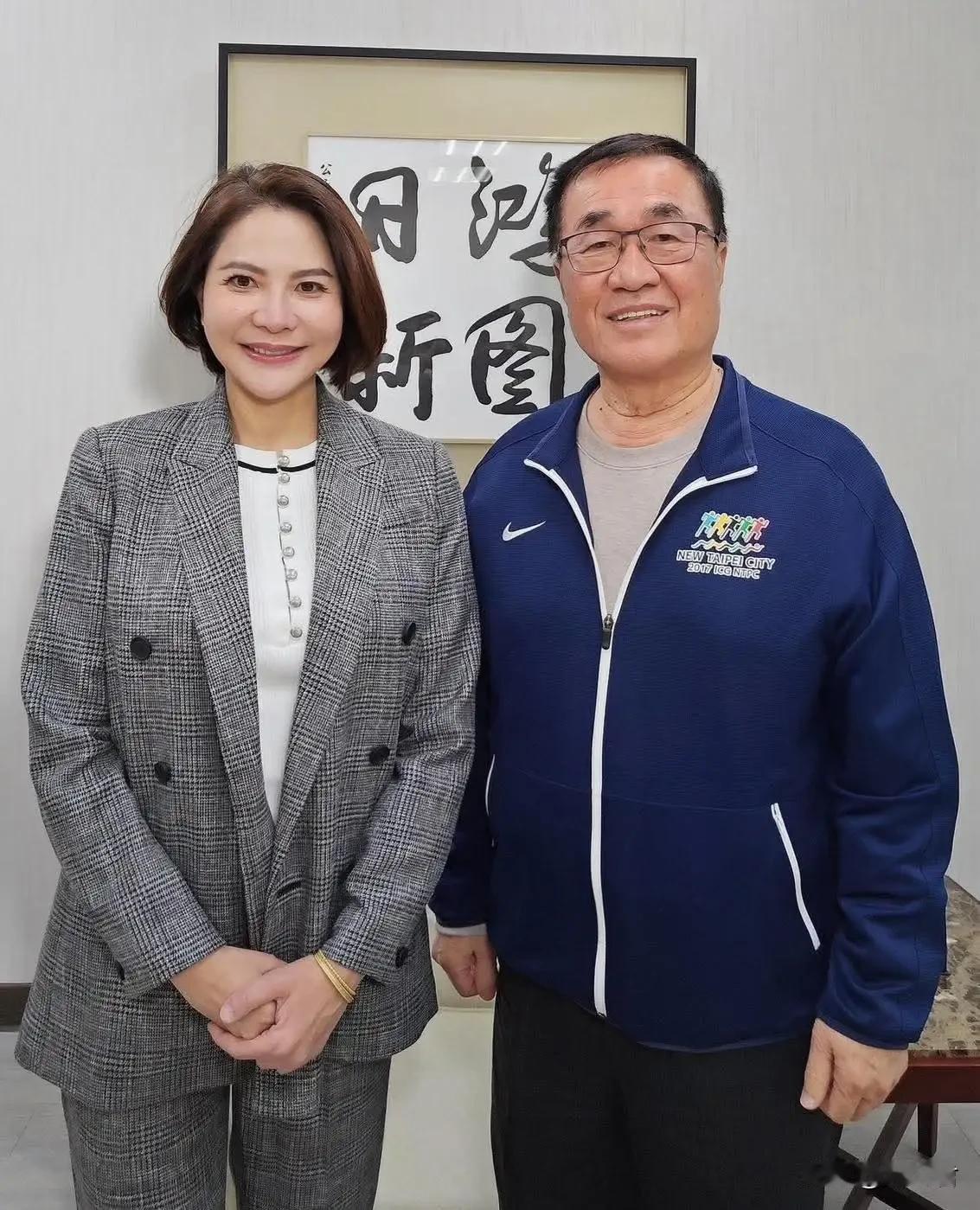 国民党立委陈菁徽今（28）日恭喜川伯民调胜出，延续 侯友宜 市长的一百分执政，带