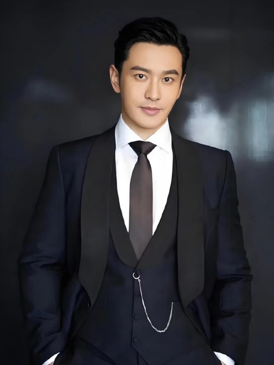 黄晓明今年二战考博 黄晓明在活动中回应去年考博失利今年再战一事。黄教主称，考博是