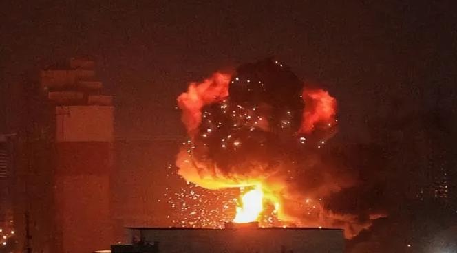 火光冲天！基辅多地爆炸，俄军报复来得又快又狠，北约战机直接开火，俄乌冲突真的变味