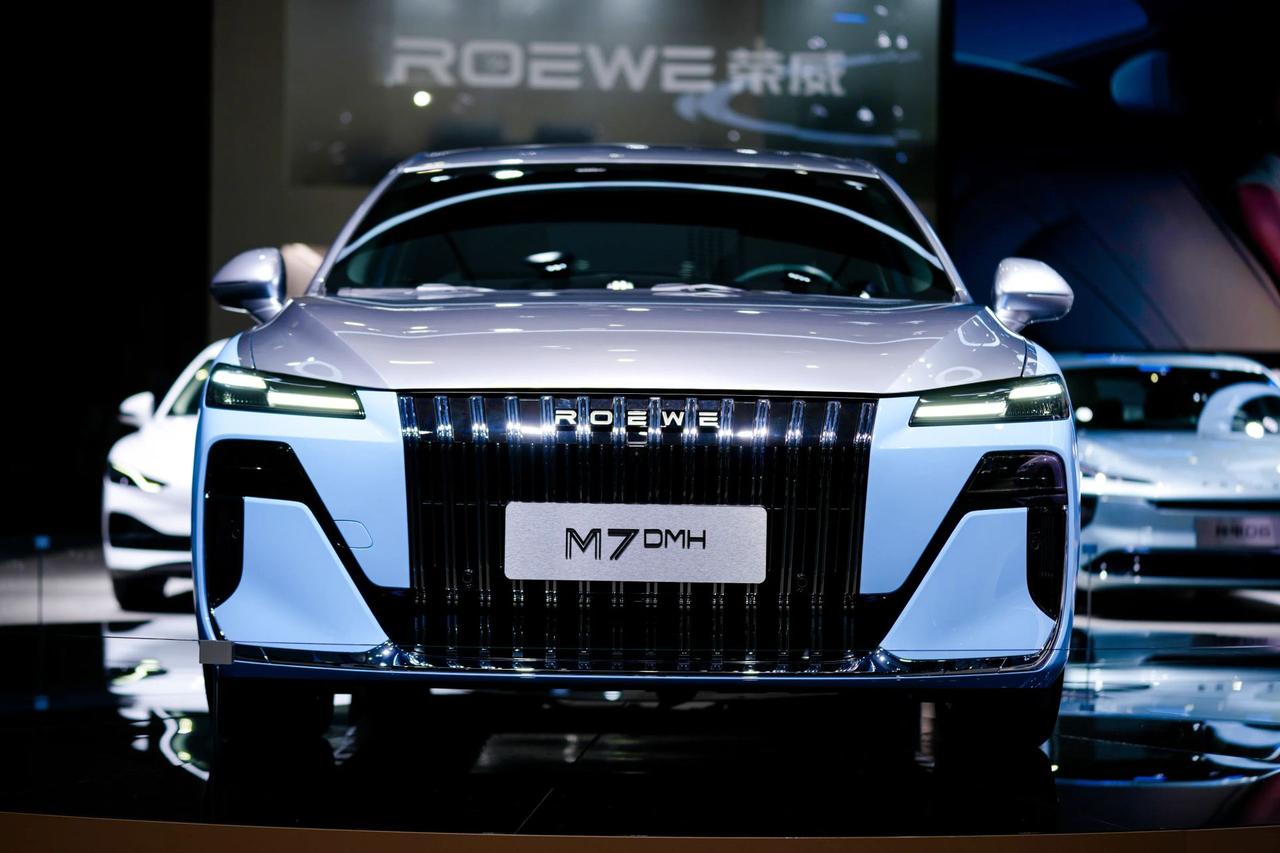 早上看到网警斩断“脚本黄牛”链条的新闻，成都警方抓了54人，涉案1300多万，真