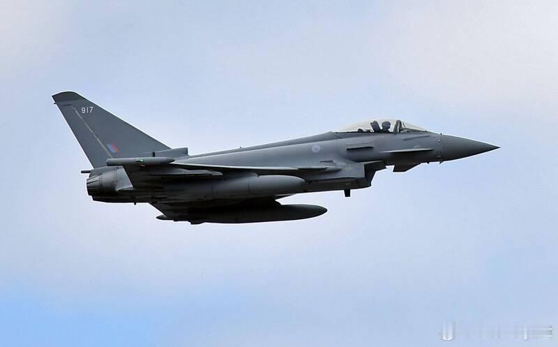 北约战机首次进入乌克兰领空实施拦截 英国“台风”战机击落俄军无人机海外新鲜事俄乌