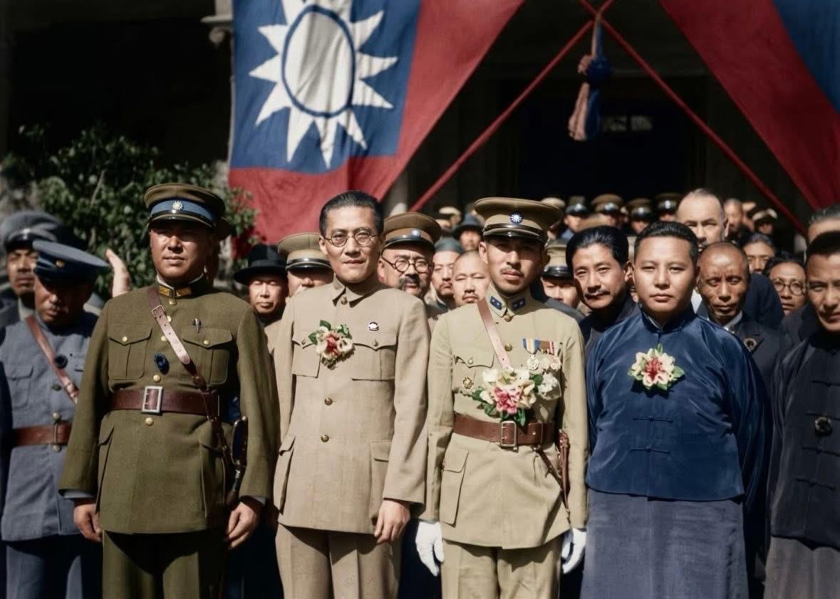 1930年10月，中原大战关键时刻，张学良（右三）倒向南京政府，在沈阳就任国民政