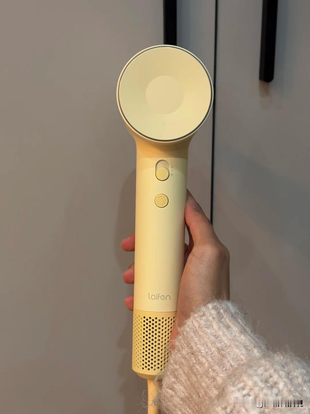 建议所有春季换季、想省钱稳住发质的人都看看这个。
作为一个典型性价比党，我对吹风