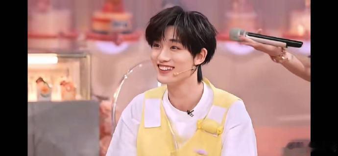 你好星期六[超话]好六道具组也被柳眼异地登录了你好星期六好六街这水龙吟群像我能看