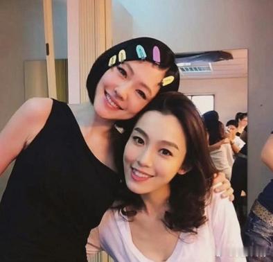 范玮琪晒出与小 S 的旧照为其庆生，一句“永远爱你的姐妹”道尽了两人二十年的深厚