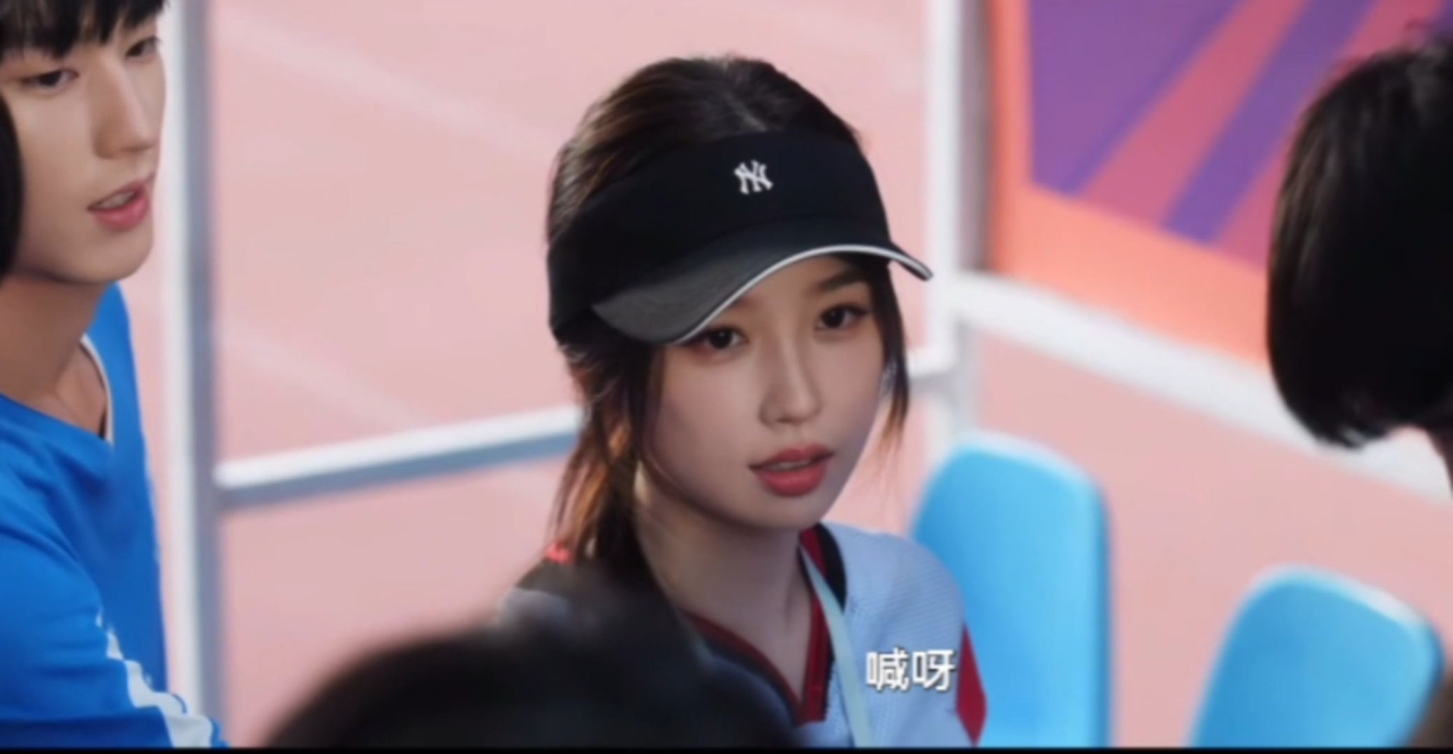 被这个喊口号戳中了笑点。这死出的样子好像我上班接到工作任务的强颜欢笑。 
